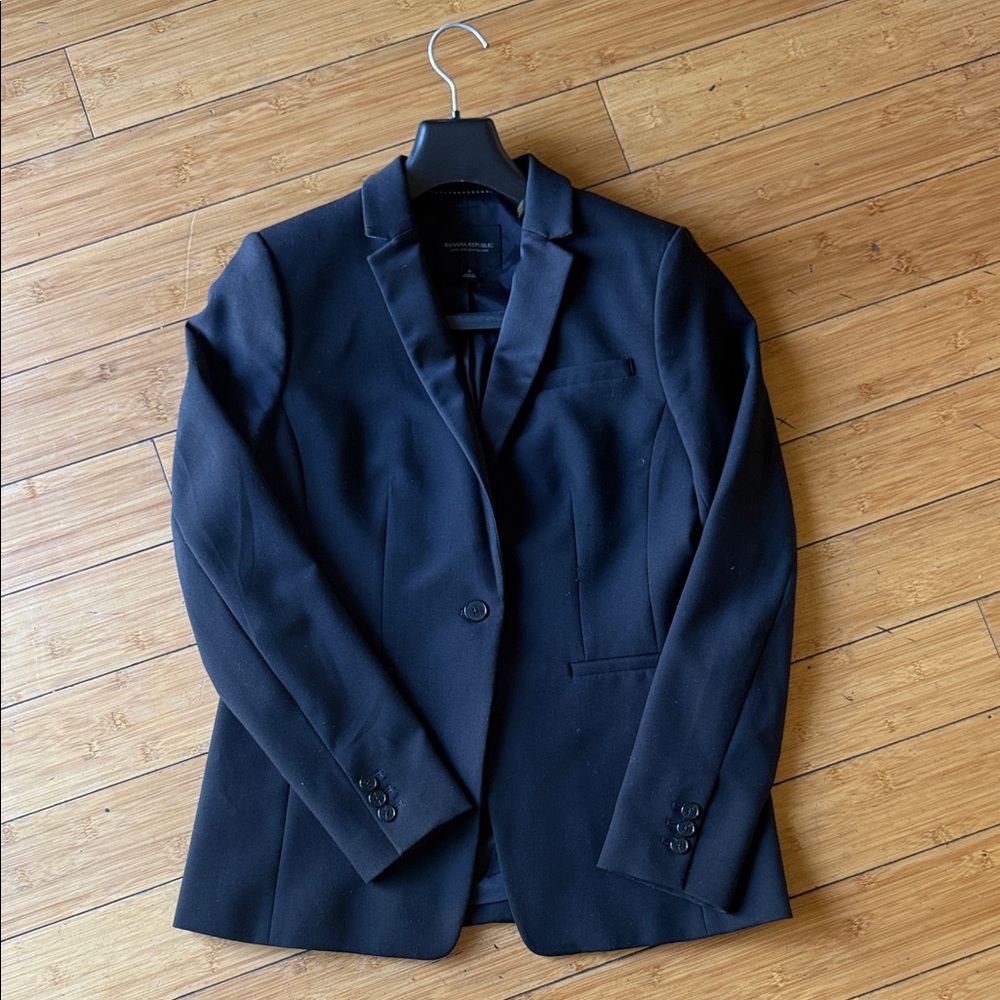 Banana Republic Classic Black Women's Blazer - Timeless Tailored Jacket